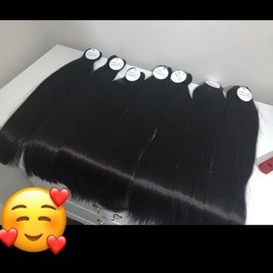 I’m selling hair 3 bundle deals and also whole sale package.